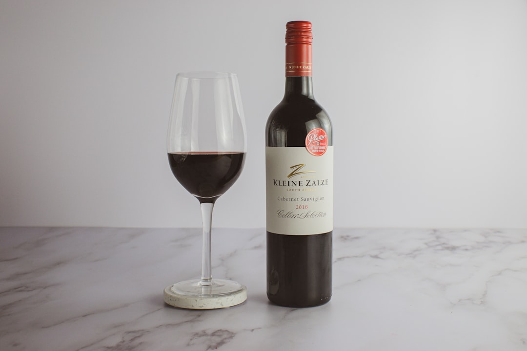 découvrez notre sélection de vins rouges abordables, parfaits pour toutes les occasions. que vous soyez un amateur ou un novice, profitez de saveurs exceptionnelles sans vous ruiner. explorez notre gamme et trouvez le vin qui saura ravir vos papilles!