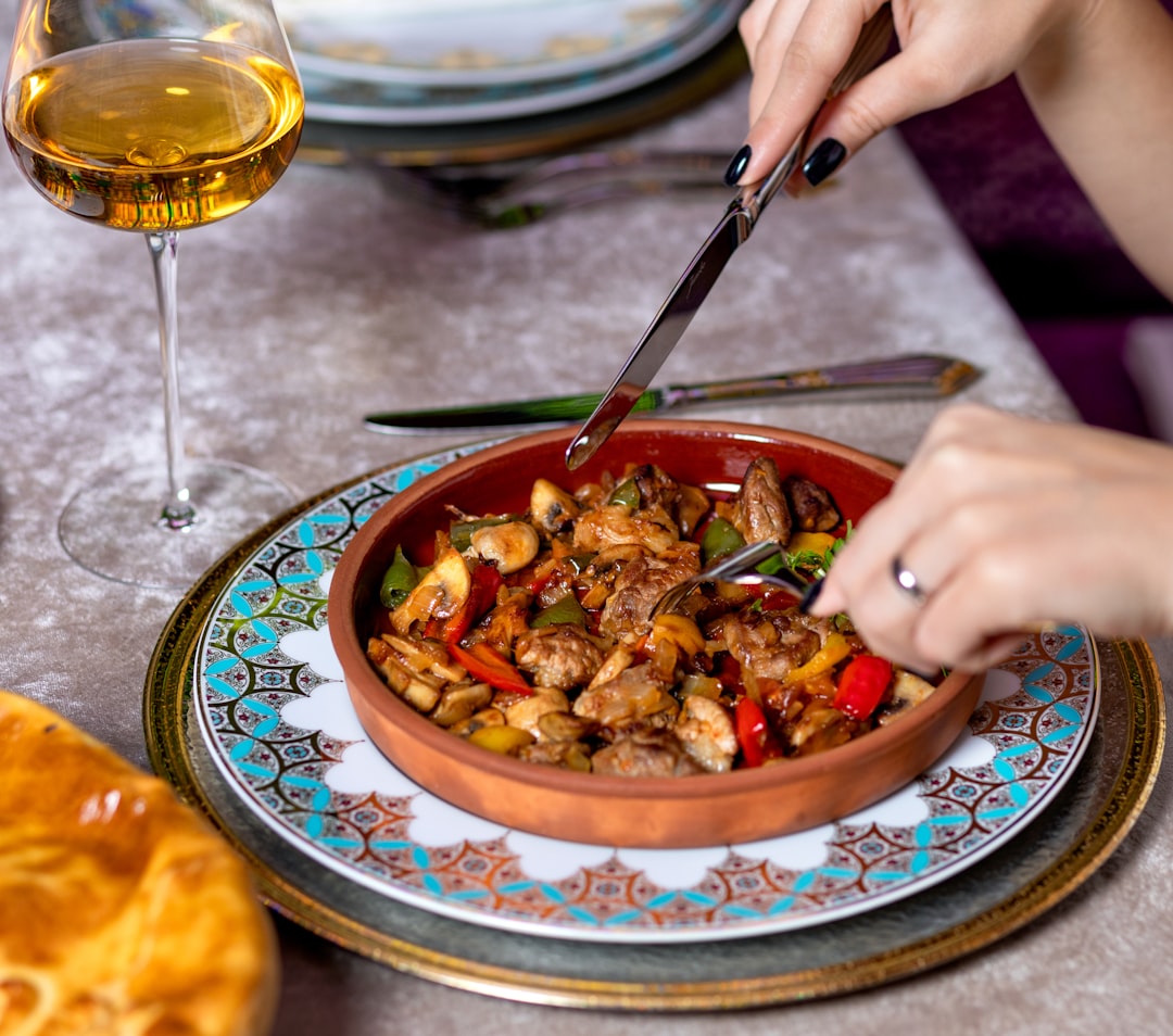 découvrez le vin de cuisine, un allié essentiel pour rehausser vos plats grâce à ses arômes uniques. apprenez à choisir le bon vin pour vos recettes et laissez-vous inspirer par nos conseils pour sublimer vos créations culinaires.