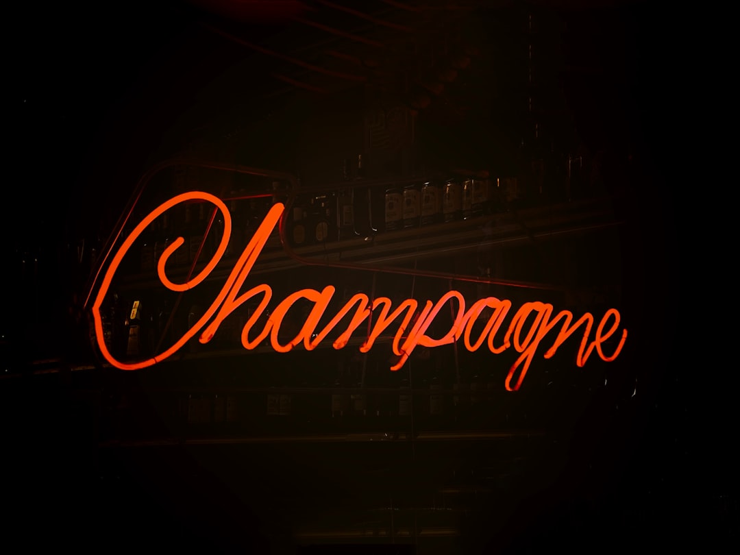 découvrez l'univers du champagne : histoire, cépages, méthodes de production et conseils pour choisir et déguster ce célèbre vin effervescent français. idéal pour toutes les occasions festives !