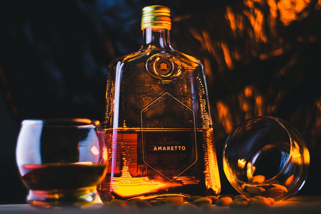 découvrez un rhum d’exception aux arômes raffinés et à la richesse incomparable. idéal pour les amateurs de spiritueux authentiques en quête de saveurs uniques et de moments privilégiés.