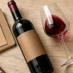 vin nature julien merle Beaujolais gamay, bouteille rouge et verre rubis